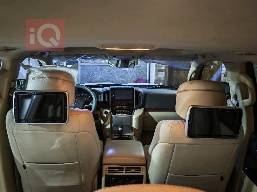 تويوتا لاندكروزر